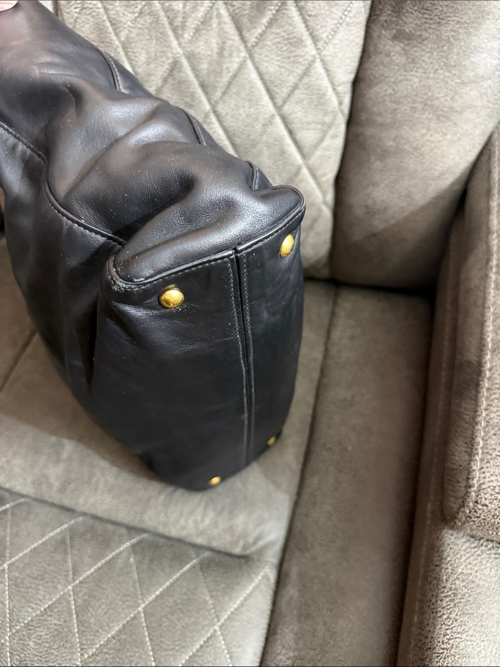 Miu Miu Black Leather Shoulder Tote with Gold Logo - Picture 5 of 8